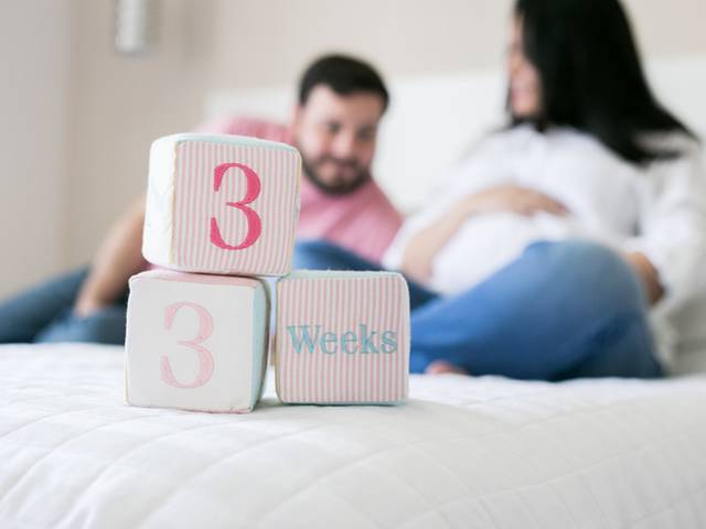 Ensaios de Milene e Diego esperando a Maju