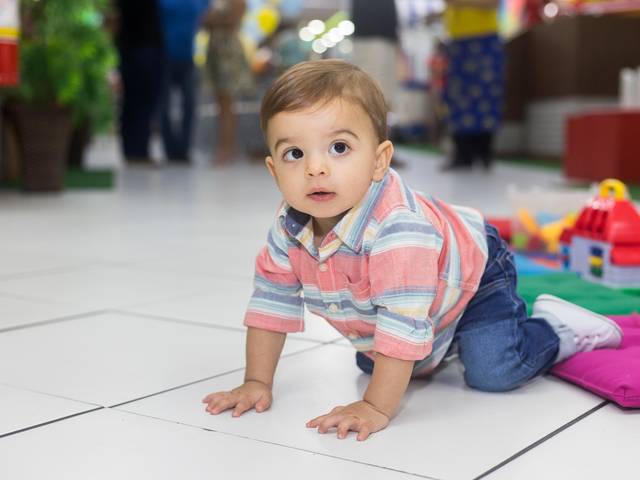 Infantil de Um Ano Theo
