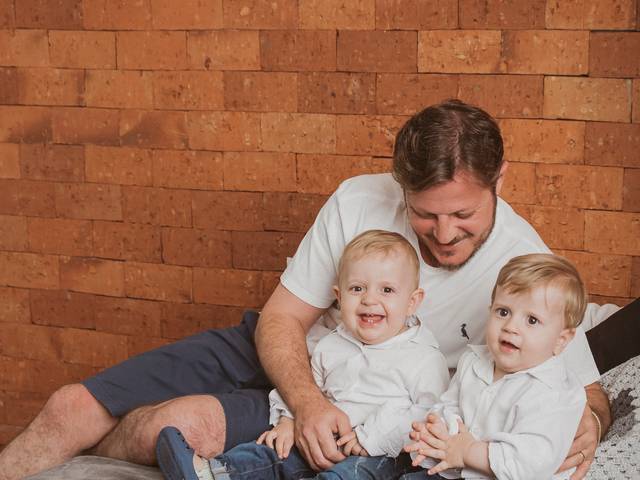 Crianças de Rafael e Miguel - Dia dos Pais 