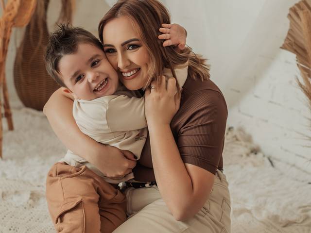 Famílias de Fernanda e Pedro - COLO DE MÃE