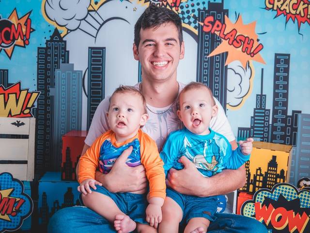 Crianças de Rafael e Henrique 12 meses