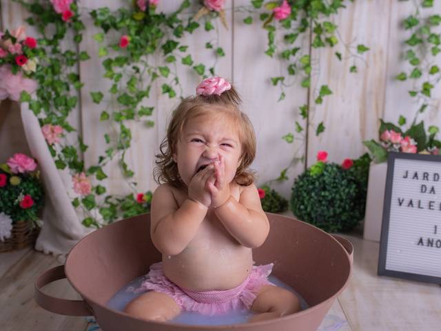 Smash The Cake de Jardim da Valentina Leal