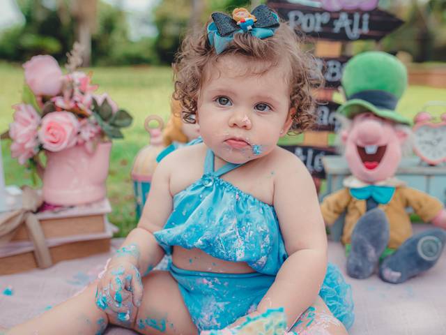 Smash The Cake de Alice no Pais das Maravilhas 