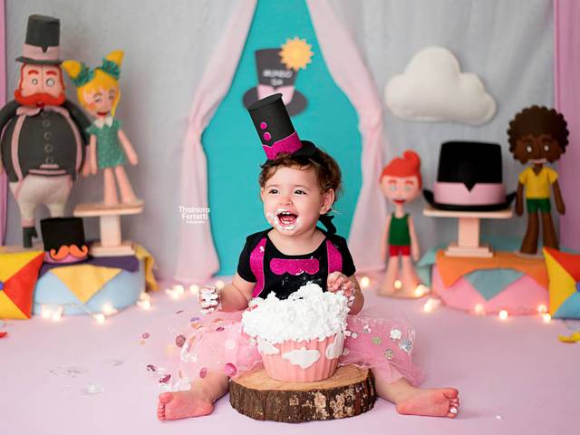 Smash the Cake de Lívia - Mundo Bita