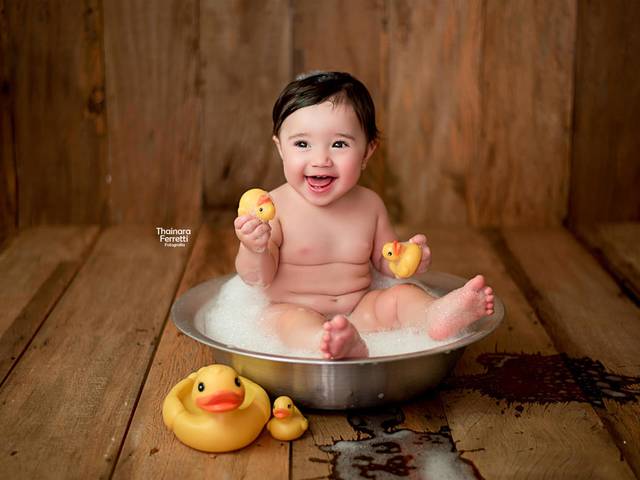 Bebê de Jordana - Banho de Bacia 