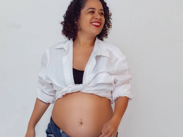 Gestante de Ingrid e sua gestação do Príncipe João