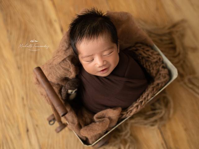 Newborn de NEWBORN ADRIEL