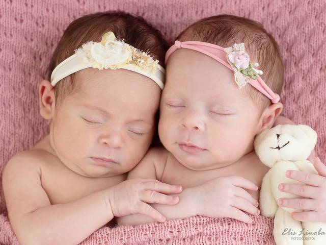 Newborn de Gêmeas Alice e Helena