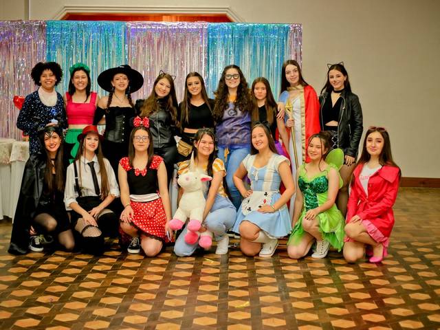 FESTAS de Festa do Pijama Debutantes Clube Astréa