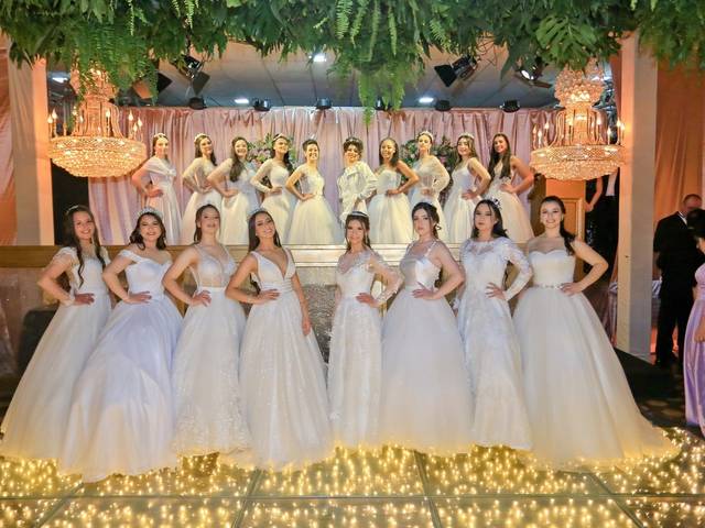 FESTAS de Baile de Debutantes 2022 é regado à emoção e alegria no Clube Astréa