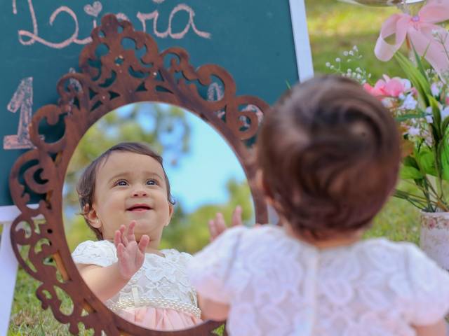 CRIANÇAS de Livía 1 Ano