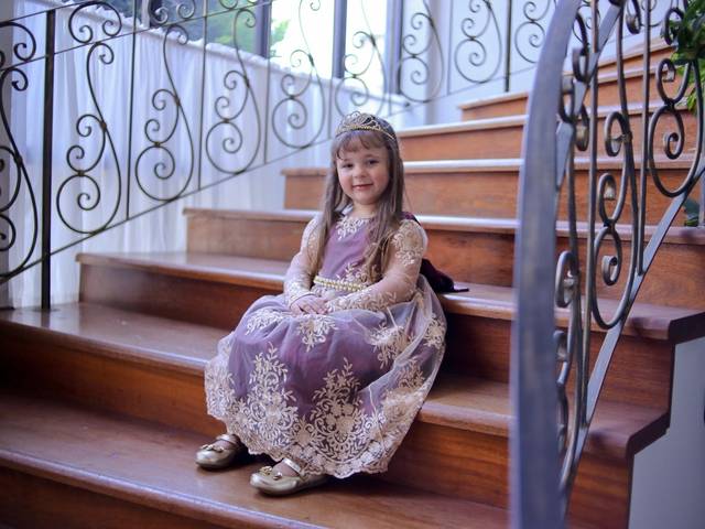 CRIANÇAS de BELLA 4 ANOS