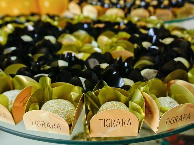 Institucionais de Aniversário Loja Maison