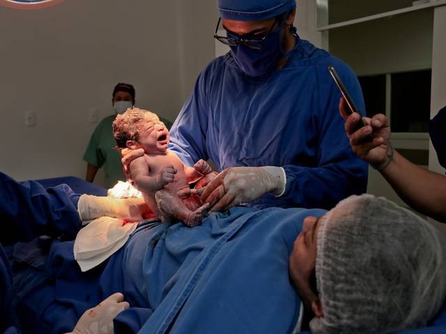 CRIANÇAS de NASCIMENTO VALENTINA