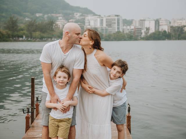 Ensaio de Família de ENSAIO FOTOGRÁFICO DE FAMÍLIA NO CLUBE PIRAQUÊ, LAGOA RODRIGO DE FREITAS | ADRIANA E FAMÍLIA