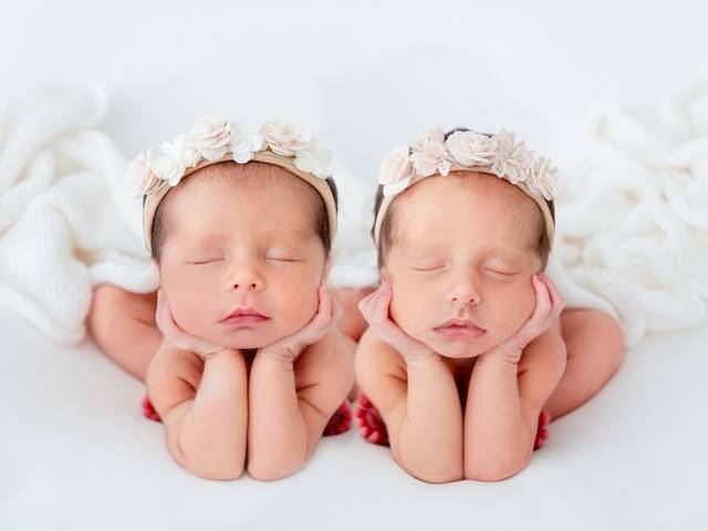Newborn de Cora e Sofia