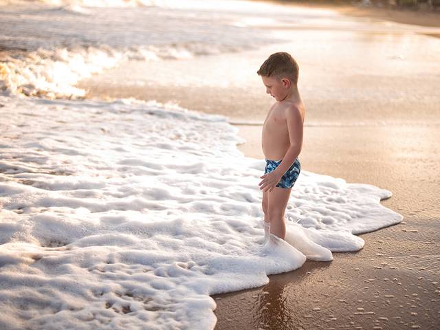 Ensaio em familia de Thomas e sua família em praia de Ipioca