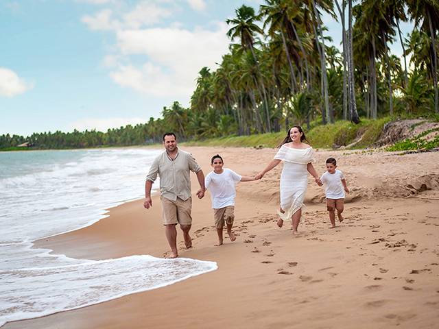 Ensaio em familia de Nadiny e sua família em praia de ipioca