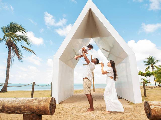 Ensaio em familia de Família em capelinha de Maceió