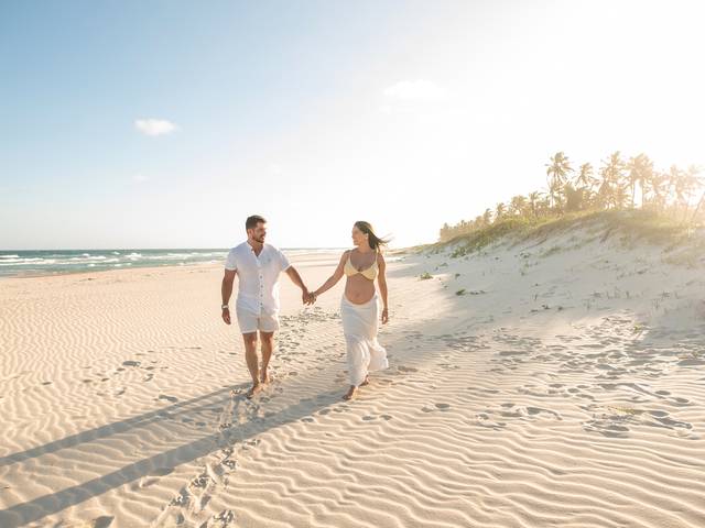 Gestante de Fotografia em praia do Francês de grávida