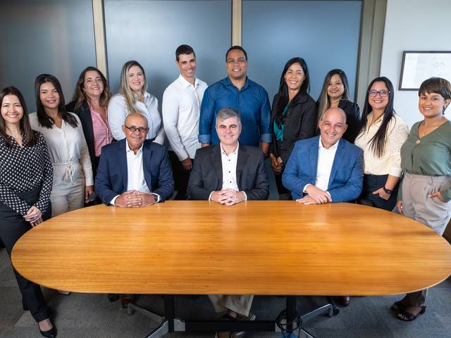 Ensaio Corporativo de Ensaio Coorporativo - Advocacia IN LOCO