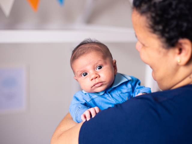 Fotografia de família de Acompanhamento Samuel 1 mês