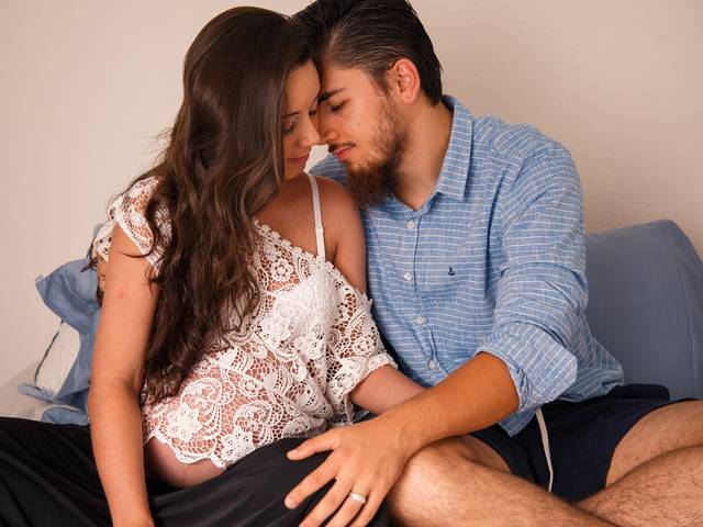 Fotografia de gestante de Caroline e João Pedro esperando o Gabriel