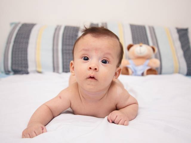 Fotografia de família de Gabriel 4 meses - Ensaio de família