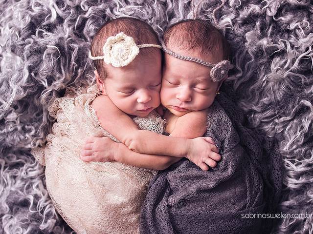 Newborn de Ensaio Newborn das Gêmeas Bruna e Bianca 