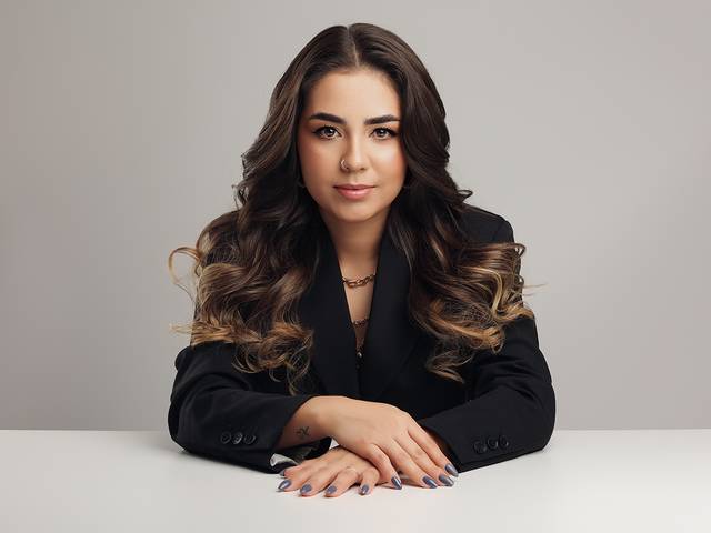 Ensaios e Books of Sessão Corporativa para Lauraine – Profissional da Área da Beleza no Studio75, Lisboa