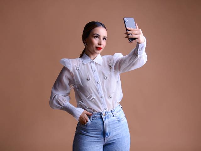 Publicidade de Social Media Yas Holes