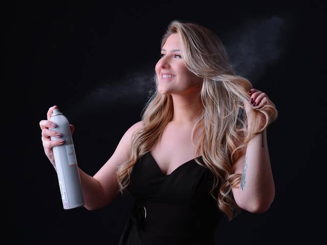 Publicidade de Hair Stylist Luana Dalleaste