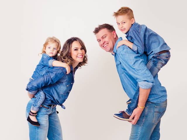 Publicidade de Editorial República Homem e Mulher