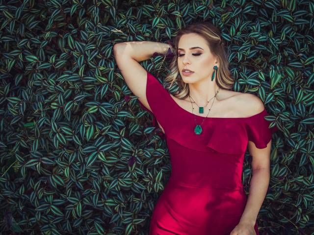 Publicidade de Editorial Prigol com Ana Carolina Prigol