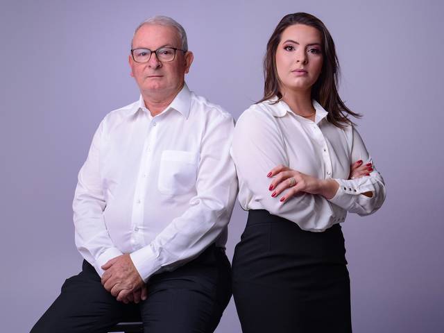 Publicidade de Engenheiros Civis Gilson e Maísa Zanella