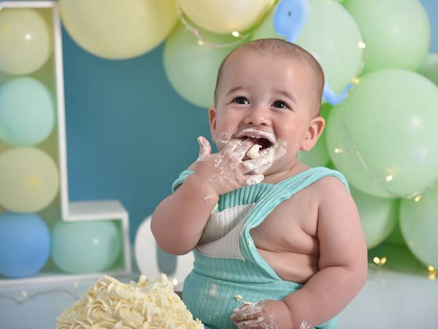 Smash the cake de Smash the cake Pedro - dinossauros baby