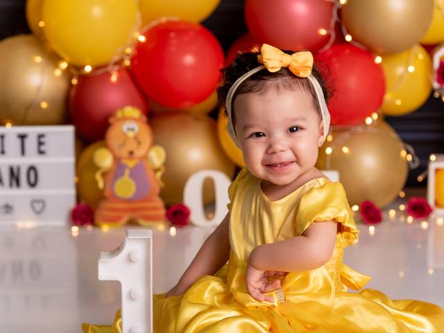 Smash the cake de Smash the cake Maitê - tema A Bela e a Fera