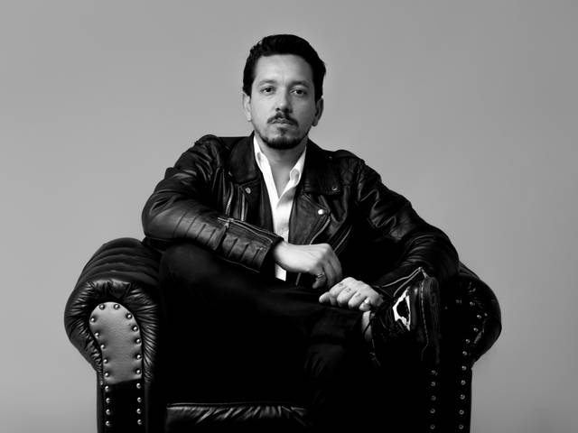 Ensaio Corporativo de Cássio Prado