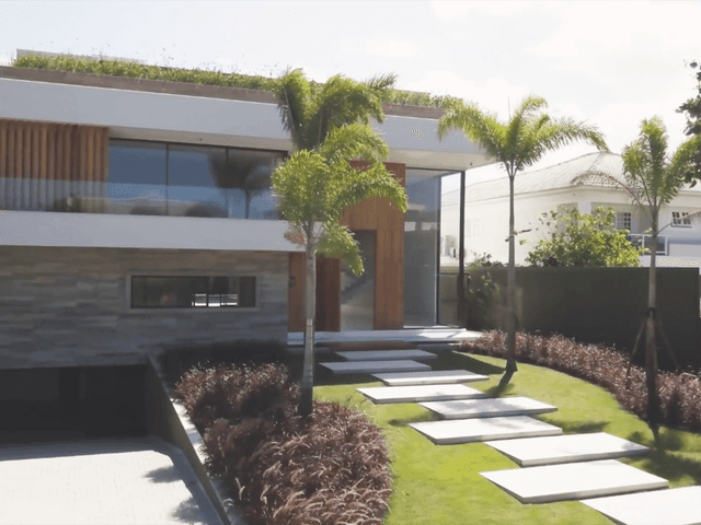 Corporativos de Mansão Condomínio Malibu 