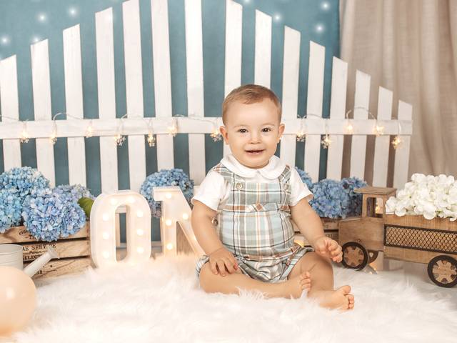 SMASH THE CAKE de SMASH THE CAKE TOMÁS