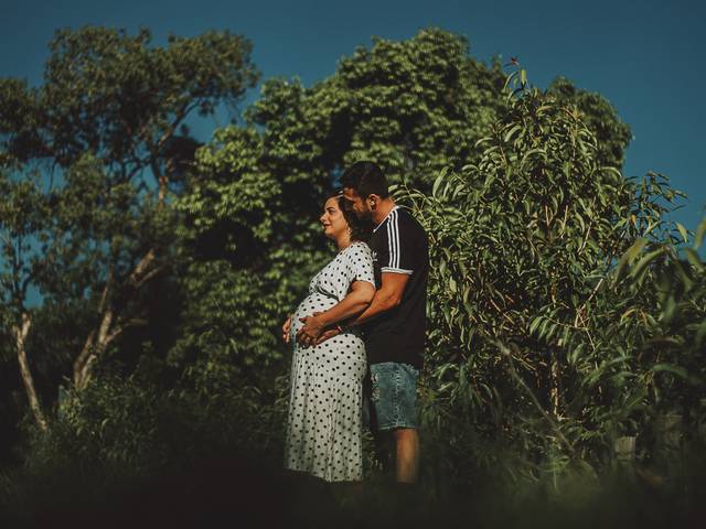 Gestante de Ju, Victor e Maya