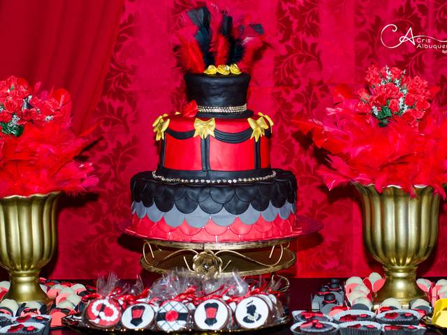 Aniversário Adulto de Elki 42 Anos 