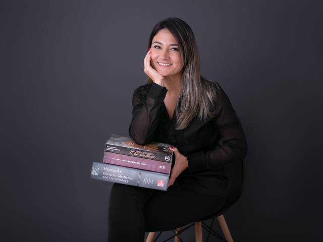 Perfil Profissional de Perfil - Dra Juliana Ohy