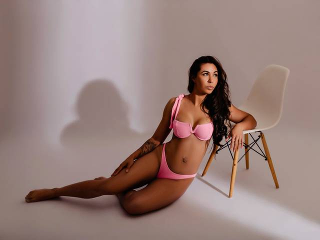 FEMININO de CAMILA B.