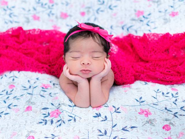 Newborn  de Ensaio de Newborn da Mia 