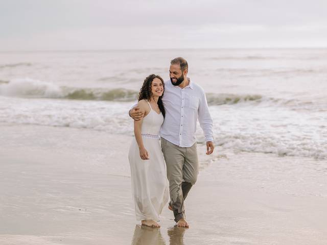 Ensaio Casal de Ensaio Pré-Casamento na Praia das Pedras - Guaratuba