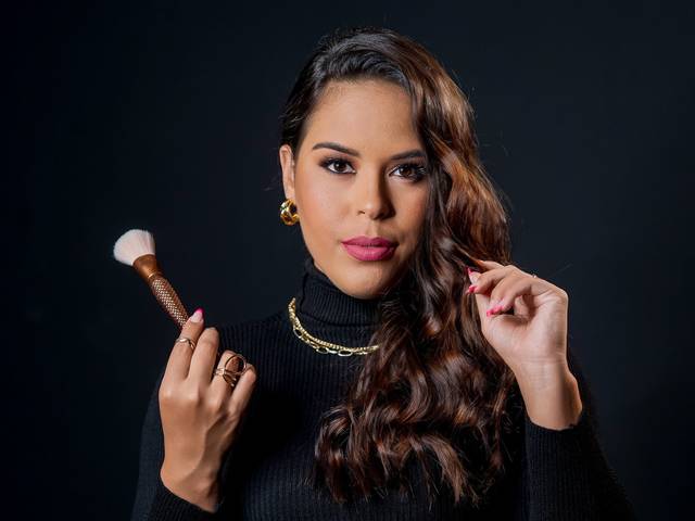 Perfil Profissional de Gi Albino MakeUp