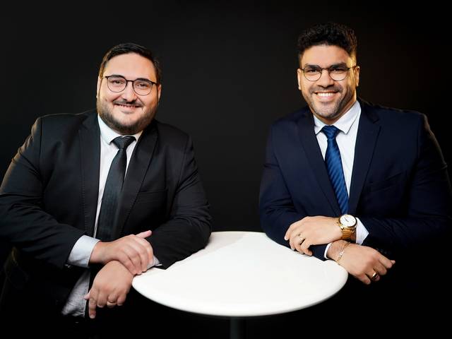 Perfil Profissional de Adv Isarel Dumaresq & Adv Willig Sinedino