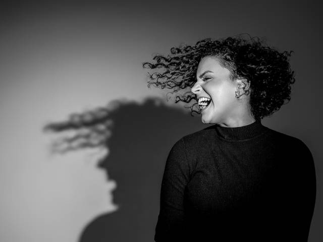 Ensaios individuais de os 40 de Renata Melo