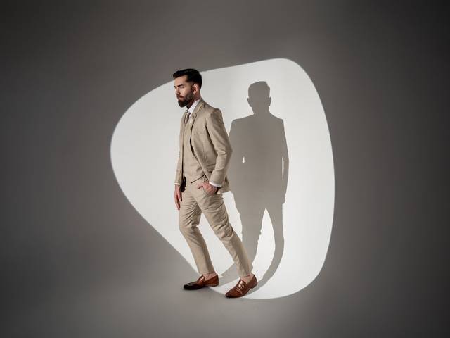 Publicitária de Editorial Lamour Lords